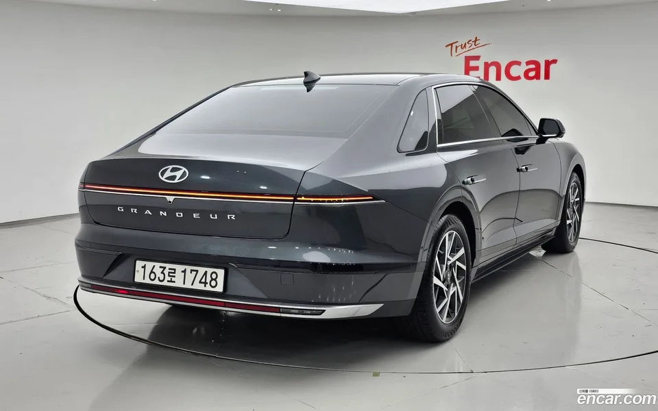 Hyundai Grandeur 2.5 2WD 2023 — миниатюра 2