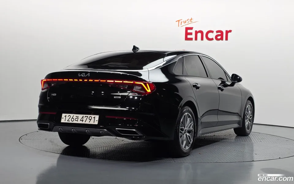 Kia K5 Hybrid 2023 — миниатюра 2