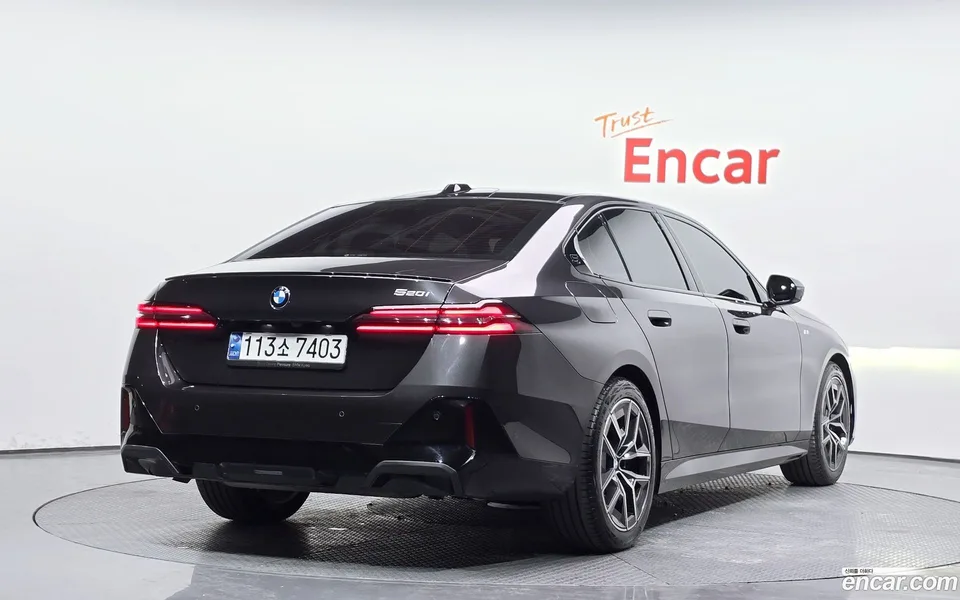 BMW 5 Series 520i 2024 — миниатюра 2