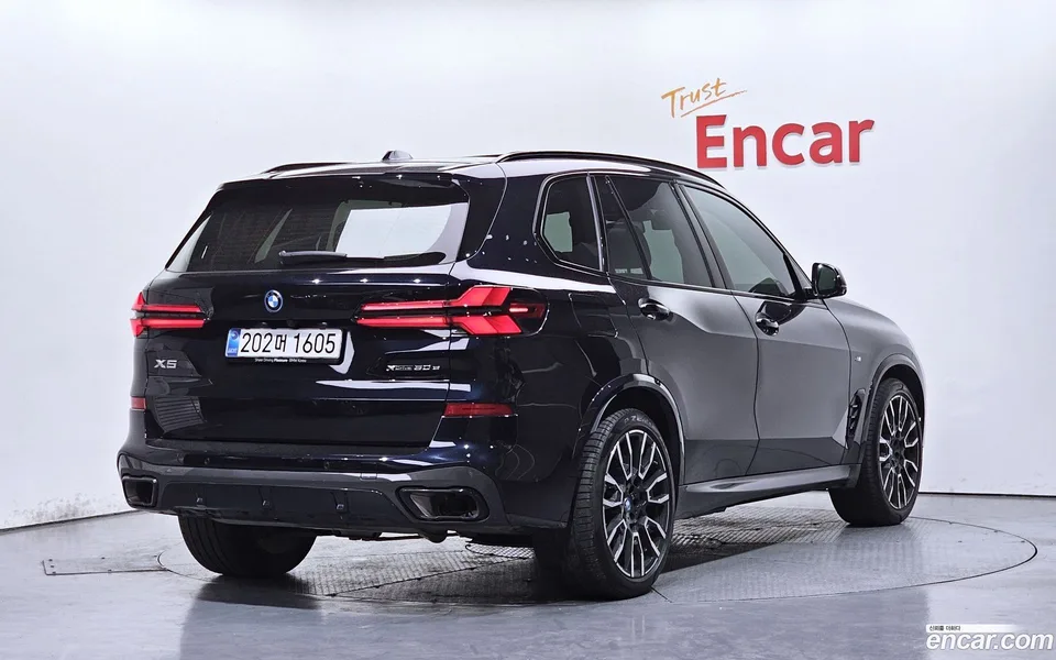 BMW X5 xDrive 50e M 2025 — миниатюра 2