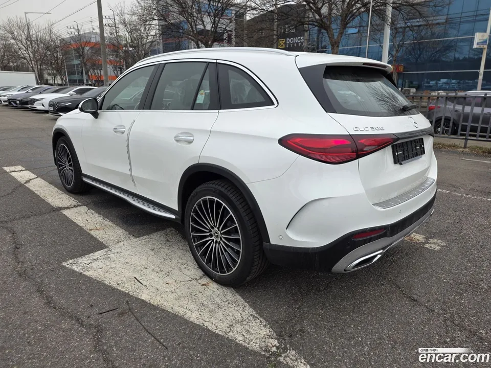 Mercedes-Benz GLC-Class GLC300 4MATIC AMG Line 2026 — миниатюра 4