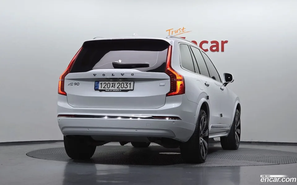 Volvo XC90 T8 2022 — миниатюра 4