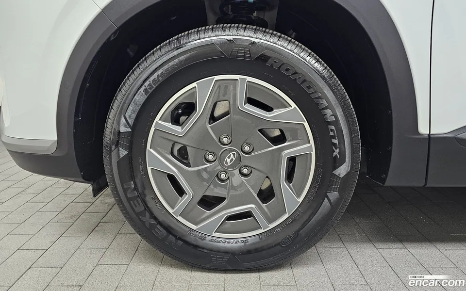 Hyundai Santa Fe HEV 1.6 2WD 2023 — миниатюра 5