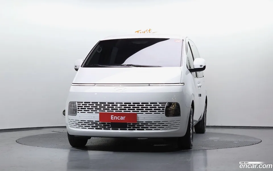 Hyundai Staria HEV 1.6 5 2025 — миниатюра 3