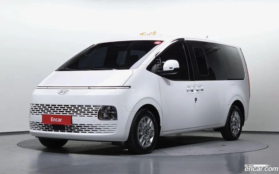 Hyundai Staria HEV 1.6 5 2025 — фото 1, купить с доставкой в Москву