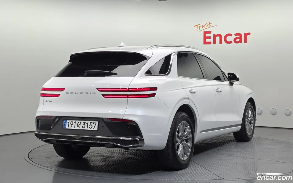 Genesis GV70 2.5T 2WD 2024 — миниатюра 2