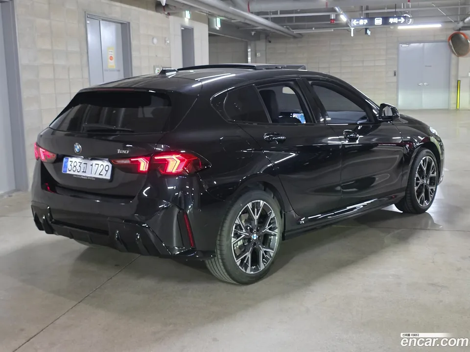 BMW 1 Series 120 M 2025 — миниатюра 2