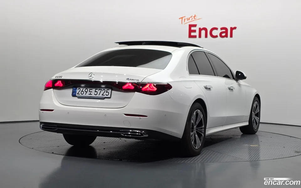 Mercedes-Benz E-Class E200 2024 — миниатюра 2