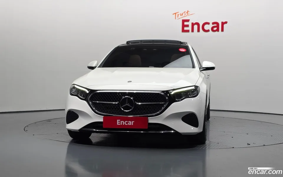 Mercedes-Benz E-Class E200 2024 — миниатюра 3