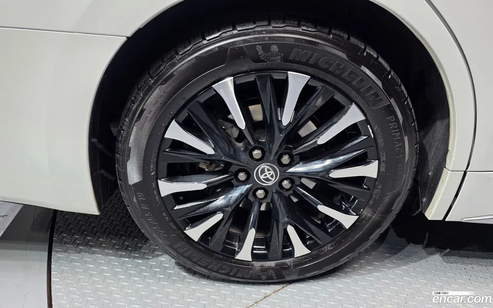 Toyota Alphard 2.5 HEV AWD 2024 — миниатюра 5