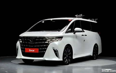 Toyota Alphard 2024 купить в Москве