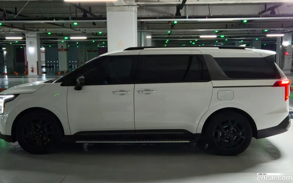 Kia Carnival HEV 7 X Line 2025 — миниатюра 4