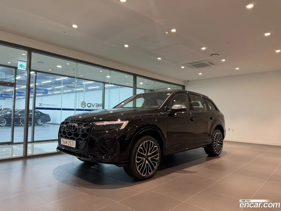 Audi SQ7 (4M) 4.0 TFSI 2026 — фото 1, купить с доставкой в Москву