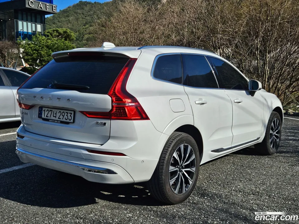 Volvo XC60 B5 2023 — миниатюра 4