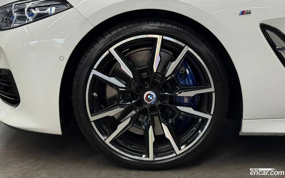 BMW 8 Series M850i xDrive 2024 — миниатюра 5