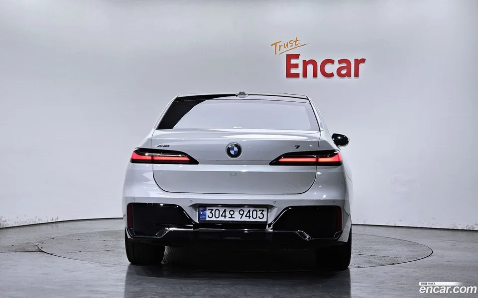 BMW 7 Series 740d xDrive M 2024 — миниатюра 4