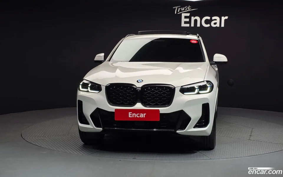 BMW X4 xDrive20i M 2023 — миниатюра 3