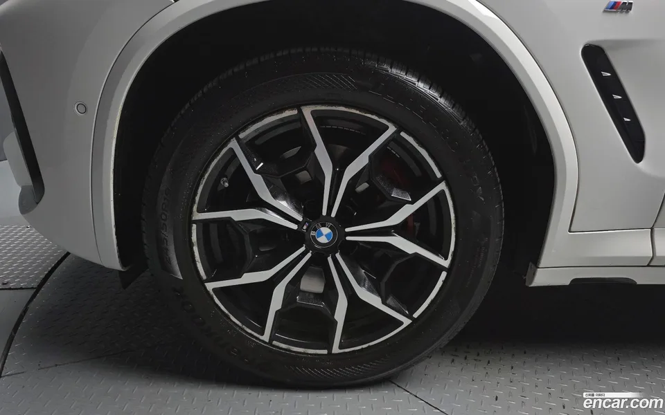 BMW X4 xDrive20i M 2023 — миниатюра 5