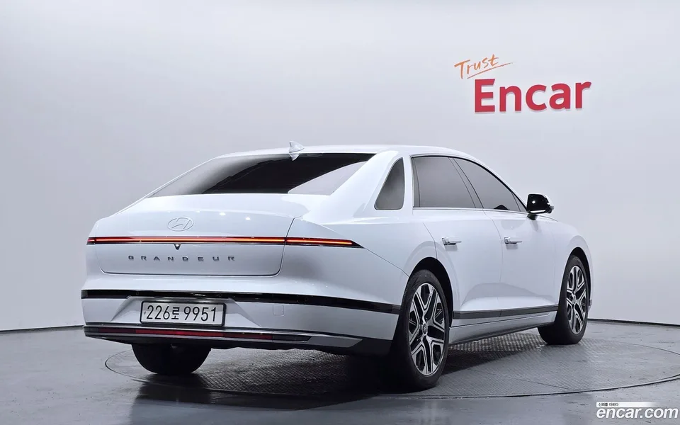 Hyundai Grandeur 2.5 2WD 2023 — миниатюра 2