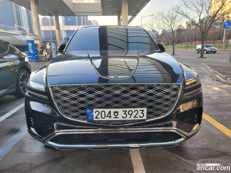 Genesis GV80 2.5T 2WD 2025 — фото 1, купить с доставкой в Москву