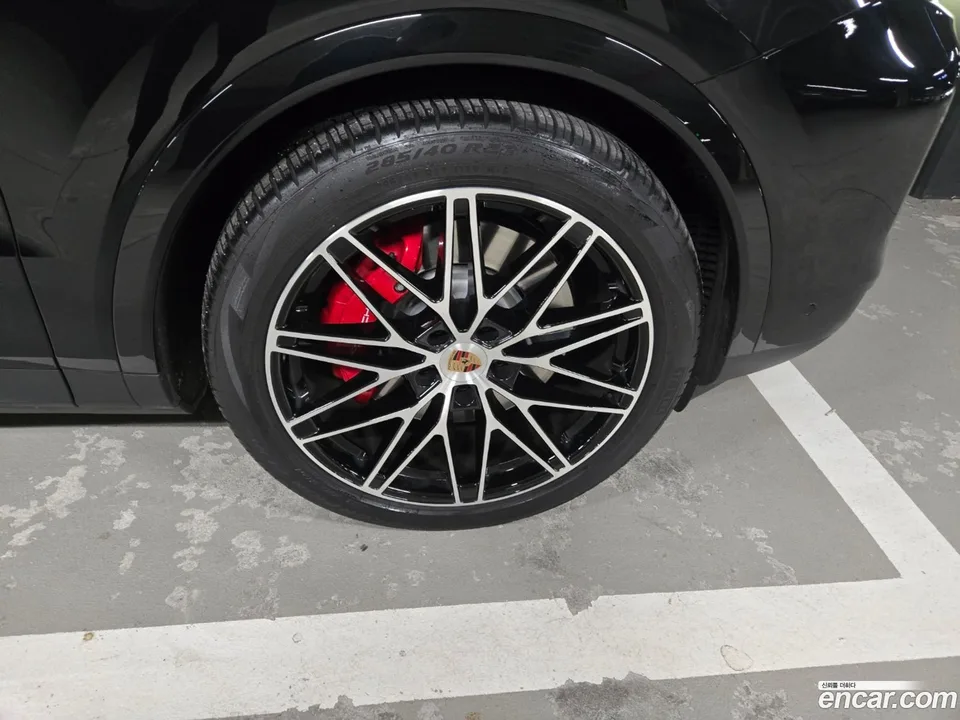 Porsche Cayenne 3.0 S E- 2025 — миниатюра 5