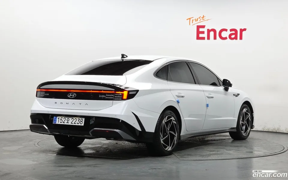 Hyundai Sonata The Edge Hybrid 2025 — миниатюра 2