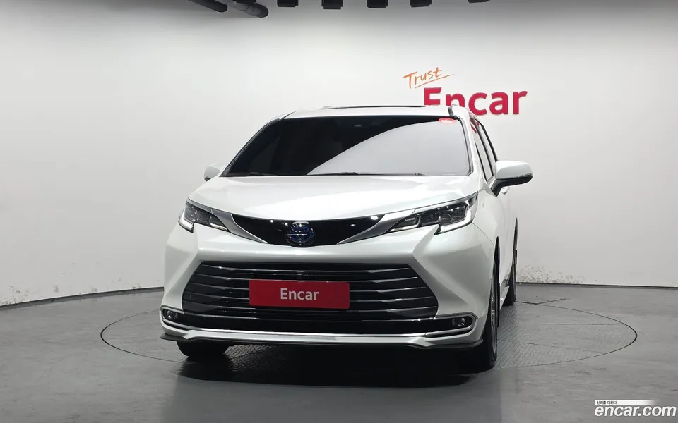 Toyota Sienna 2.5 AWD 2024 — миниатюра 3
