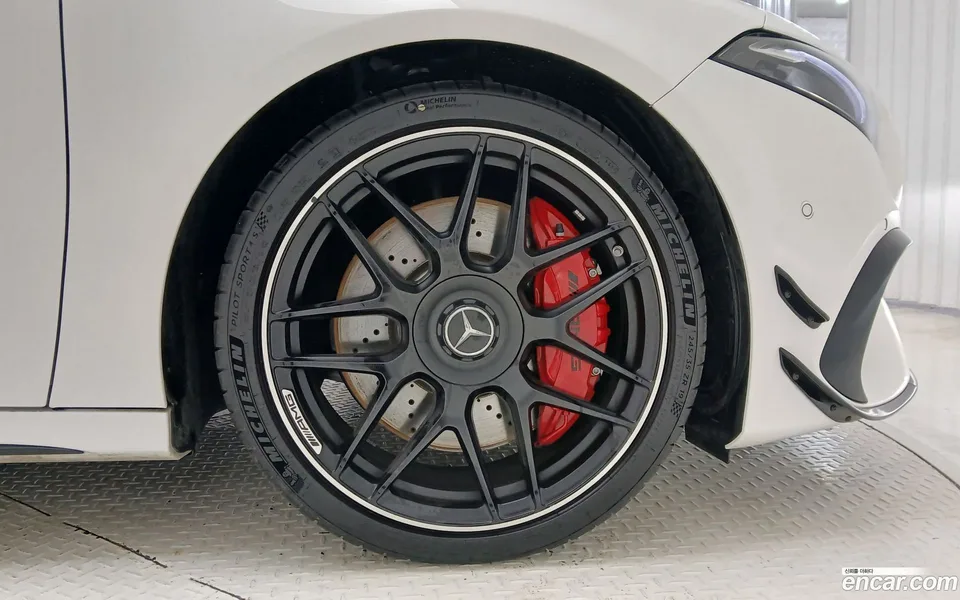 Mercedes-Benz A-Class AMG A45 4MATIC+ 2025 — миниатюра 5