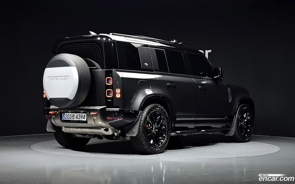 Land Rover Defender 110 P400 X 2024 — миниатюра 2