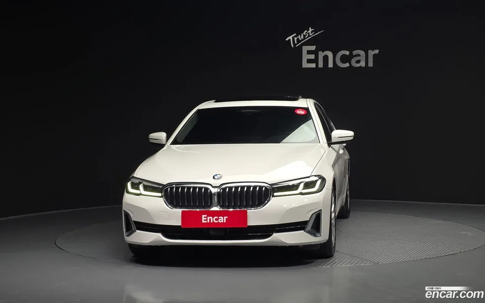 BMW 5 Series 520i 2022 — миниатюра 3
