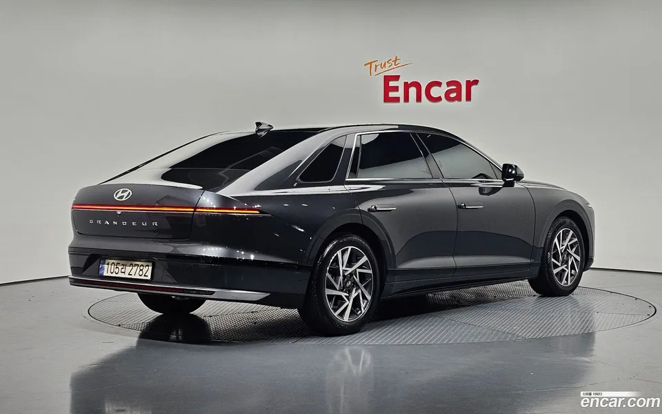 Hyundai Grandeur 2.5 2WD 2023 — миниатюра 2