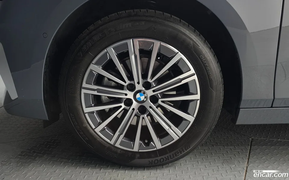 BMW 2 Series Active Tourer 220i 2024 — миниатюра 5