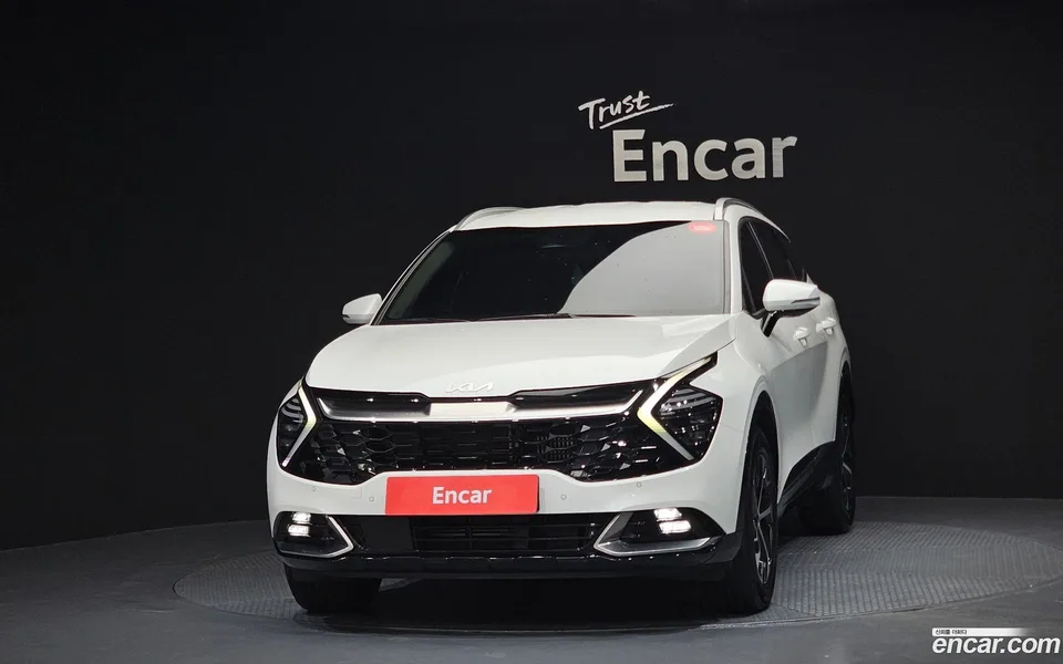 Kia Sportage Hybrid 2WD 2023 — миниатюра 3
