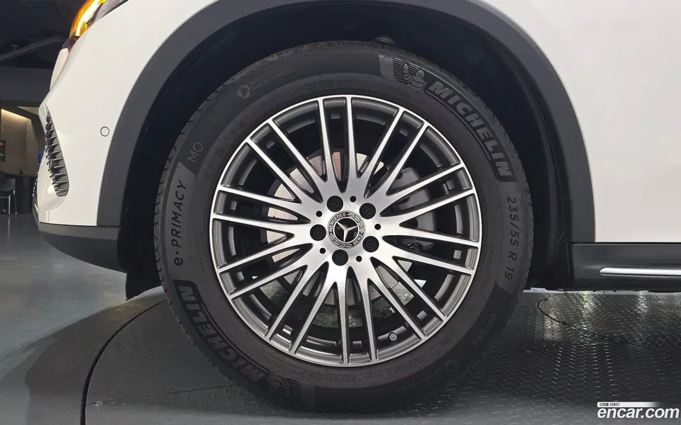 Mercedes-Benz GLC-Class GLC300 4MATIC 2024 — миниатюра 5