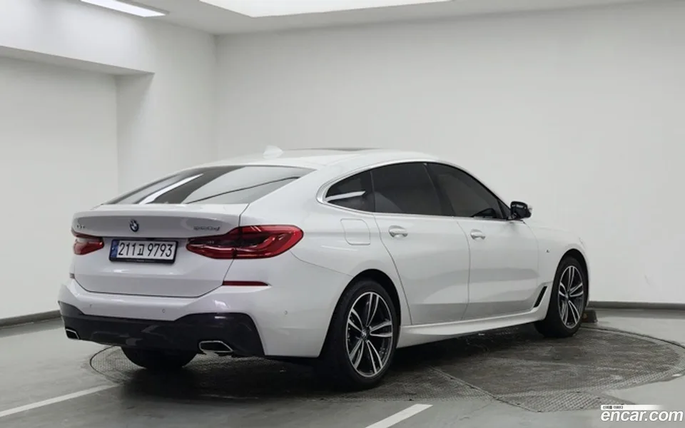 BMW 6 Series GT 620d M 2024 — миниатюра 2