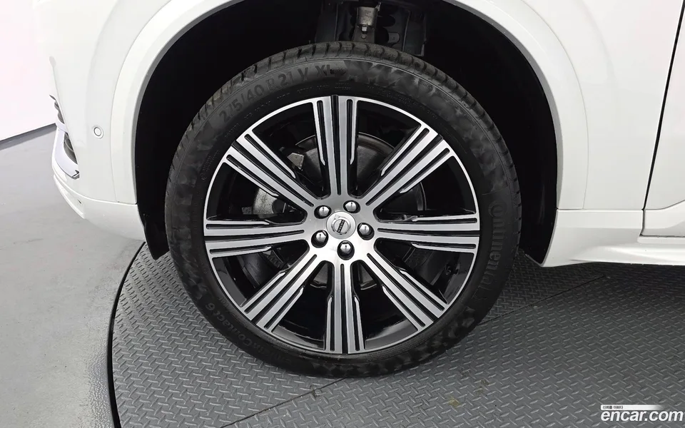Volvo XC90 B6 2025 — миниатюра 5