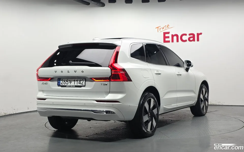 Volvo XC60 T8 2024 — миниатюра 2