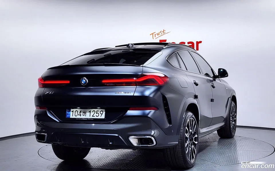 BMW X6 xDrive40i M 2023 — миниатюра 2