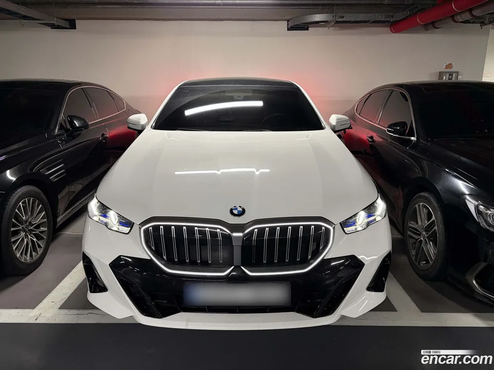 BMW 5 Series 520i M 2025 — миниатюра 3