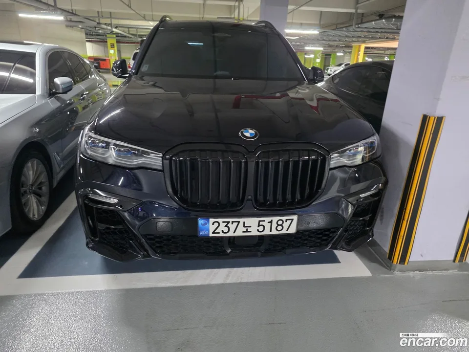 BMW X7 xDrive 40d M 6 2022 — фото 1, купить с доставкой в Москву