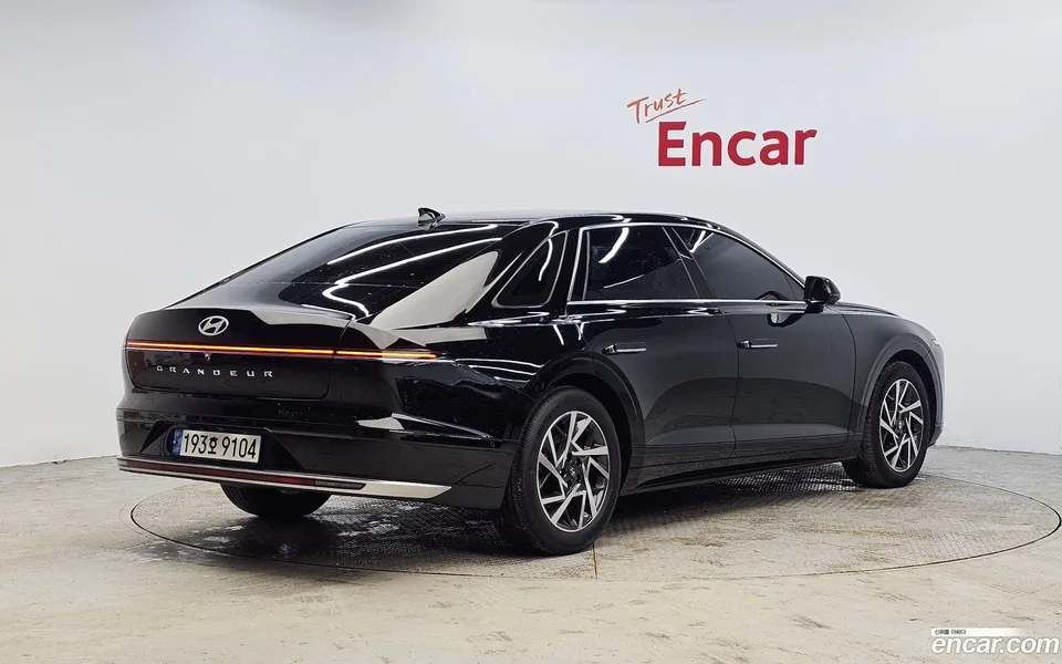 Hyundai Grandeur 2.5 2WD 2023 — миниатюра 2