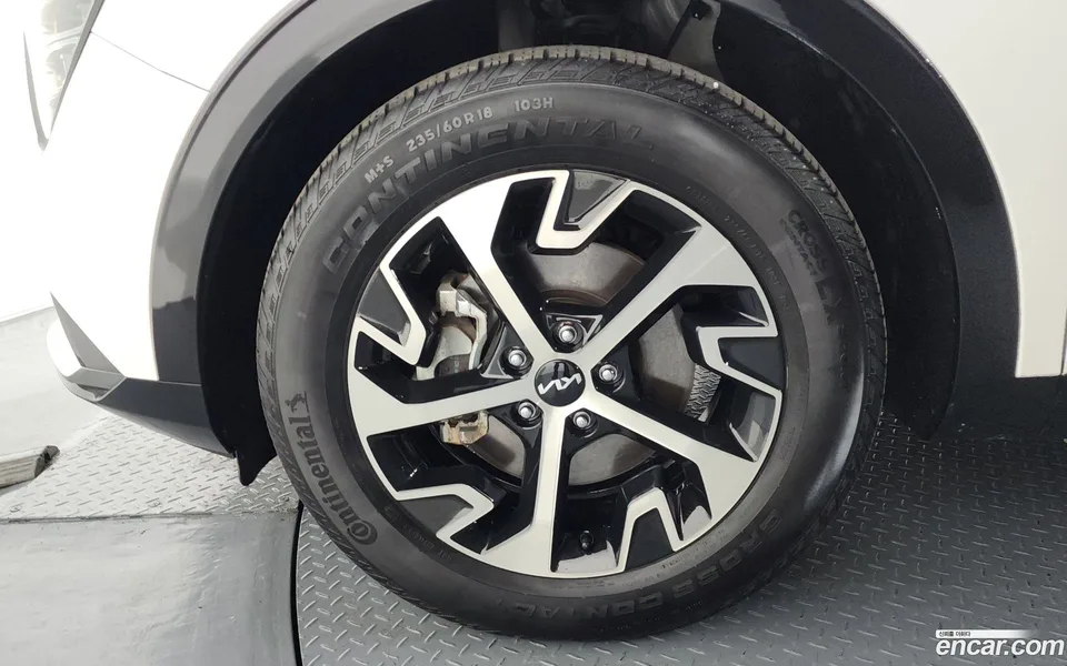 Kia Sportage Hybrid 2WD 2023 — миниатюра 5