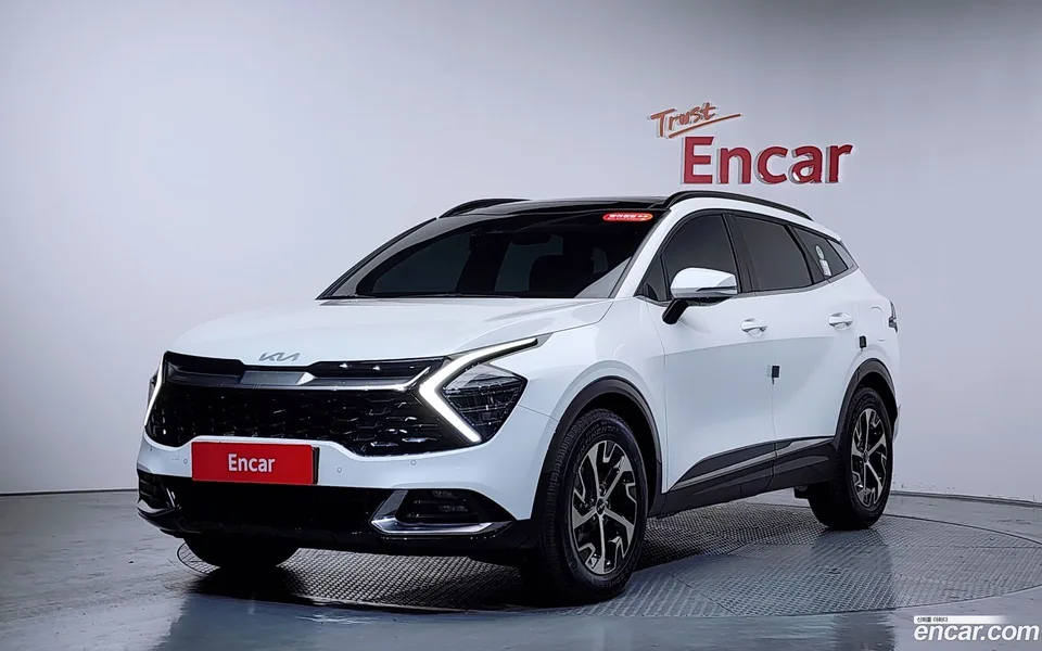 Kia Sportage Hybrid 2WD 2023 — фото 1, купить с доставкой в Москву