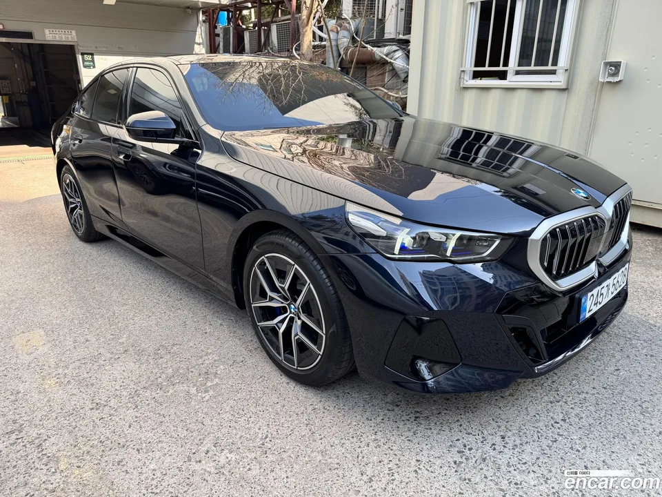 BMW 5 Series 520i M 2026 — миниатюра 4