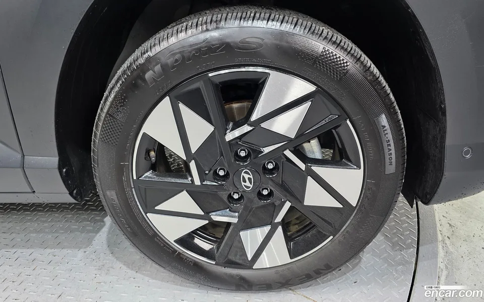 Hyundai Kona 1.6 2WD 2024 — миниатюра 5