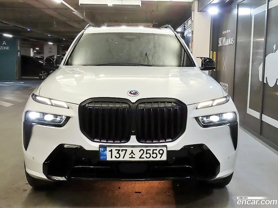 BMW X7 xDrive 40d M 6 2023 — миниатюра 2