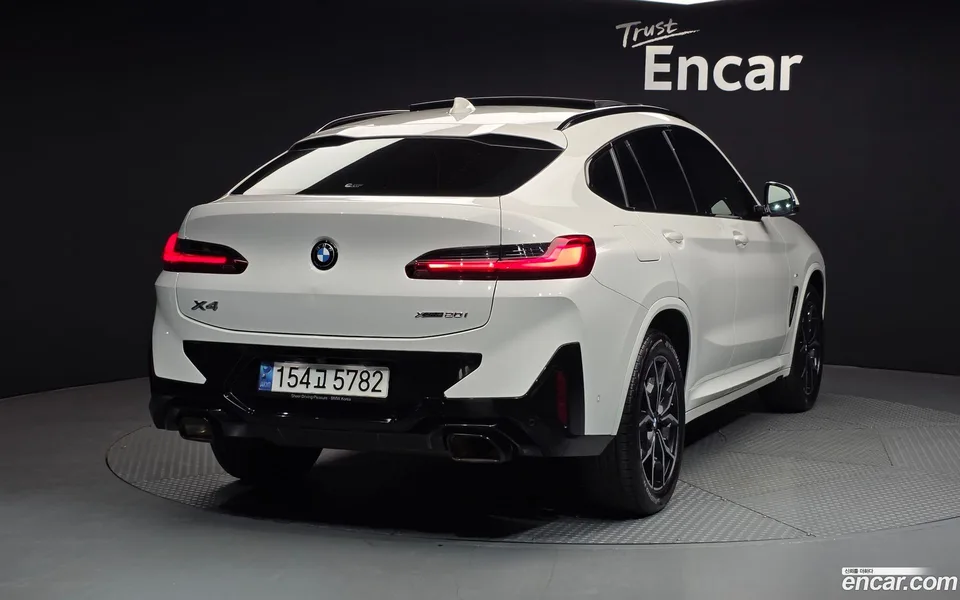 BMW X4 xDrive20i M 2023 — миниатюра 2