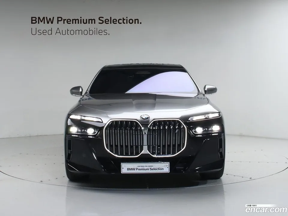 BMW i7 eDrive 50 M 2023 — миниатюра 2