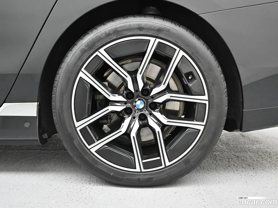 BMW i7 eDrive 50 M 2023 — миниатюра 5