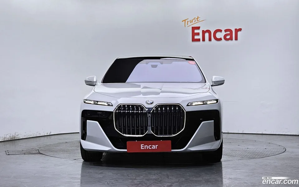 BMW 7 Series 740d xDrive M 2024 — миниатюра 3